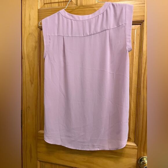 J. Crew lilac color size 0 spring and summer flowy cap sleeve blouse - Picture 4 of 5